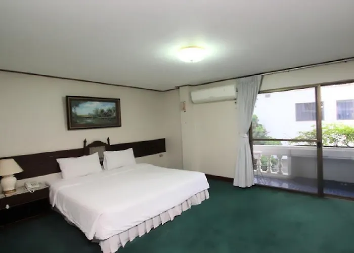 Baanbusarin Hotel